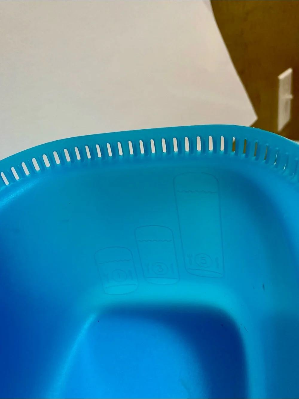 Tupperware Microwave Pasta Cooker Strainer Maker Blue model #6775